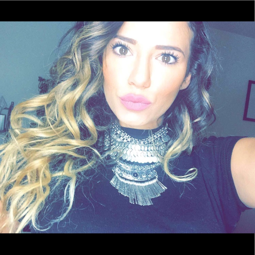 Statement necklace